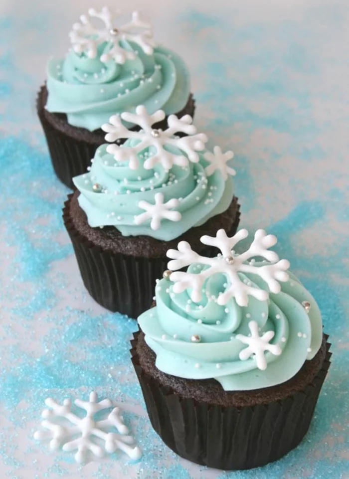 cupcake deco ideen winter silvesterparty schneekristalle tischdekoration