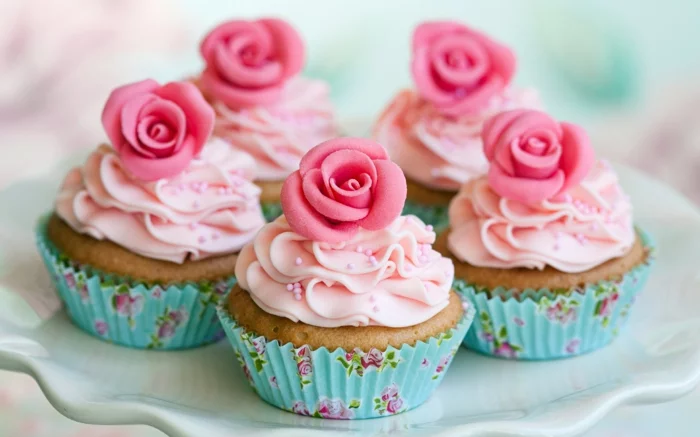 cupcake deco muffins rosen zuckerstreusel vintage ideen