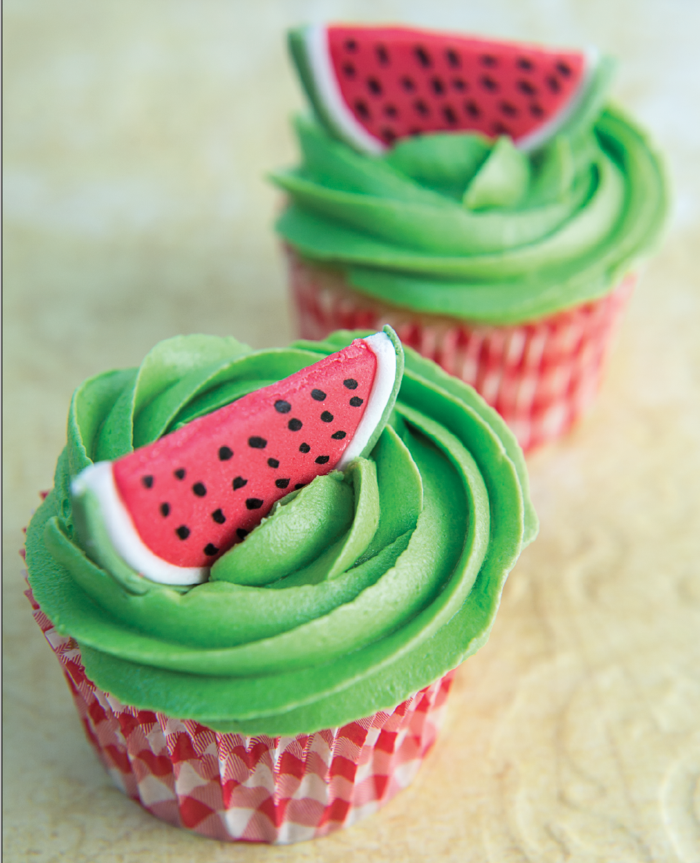 cupcake deco muffins sommer ideen grüne sahne wassermelone