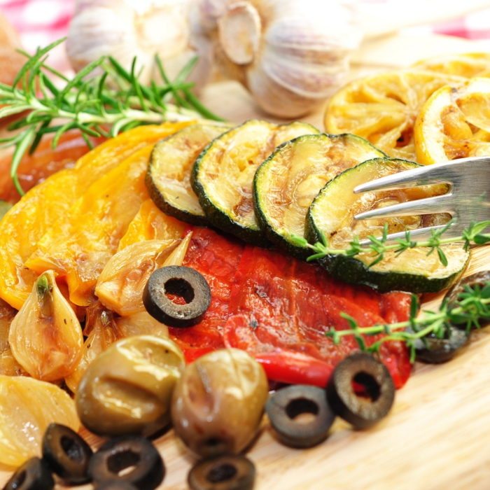 grillen vegetarisch gemüse bbq zucchini paprika oliven zitrone knoblauch rosmarin