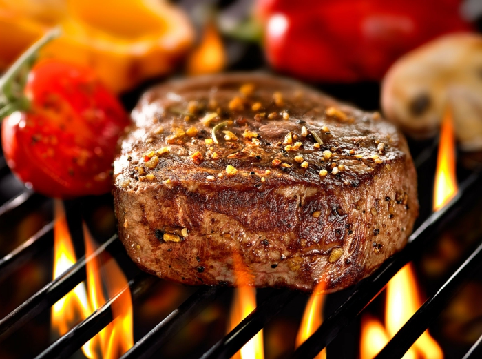 grillparty angrillen fleisch grillen steak gemüse gesund