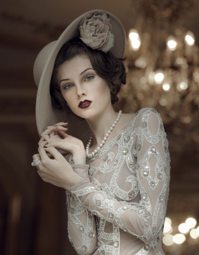 modetrends fashion filme great gatsby retro damenmode kleid halskette perlen hut