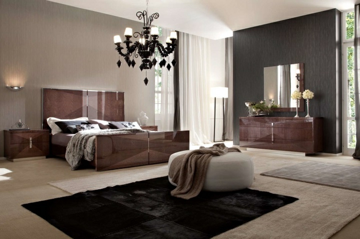 schlafzimmer einrichten beispiele dunkler teppich spiegeloberflächen