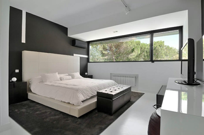 schlafzimmer einrichten beispiele weißes bett grauer teppich farbkontraste
