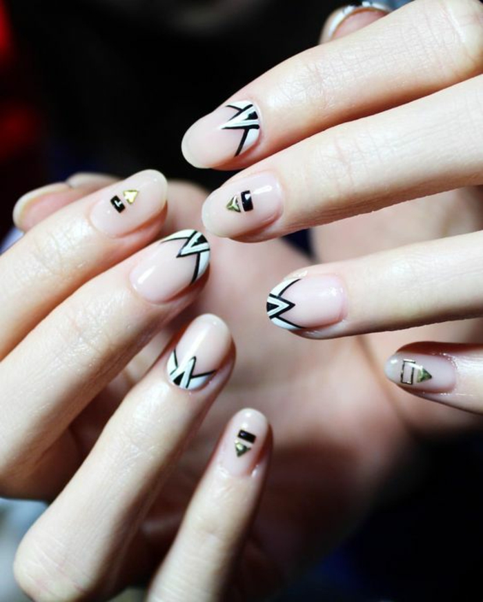 schlichte Nägel Nageldesign Bilder trendy Mustere Fingernägel