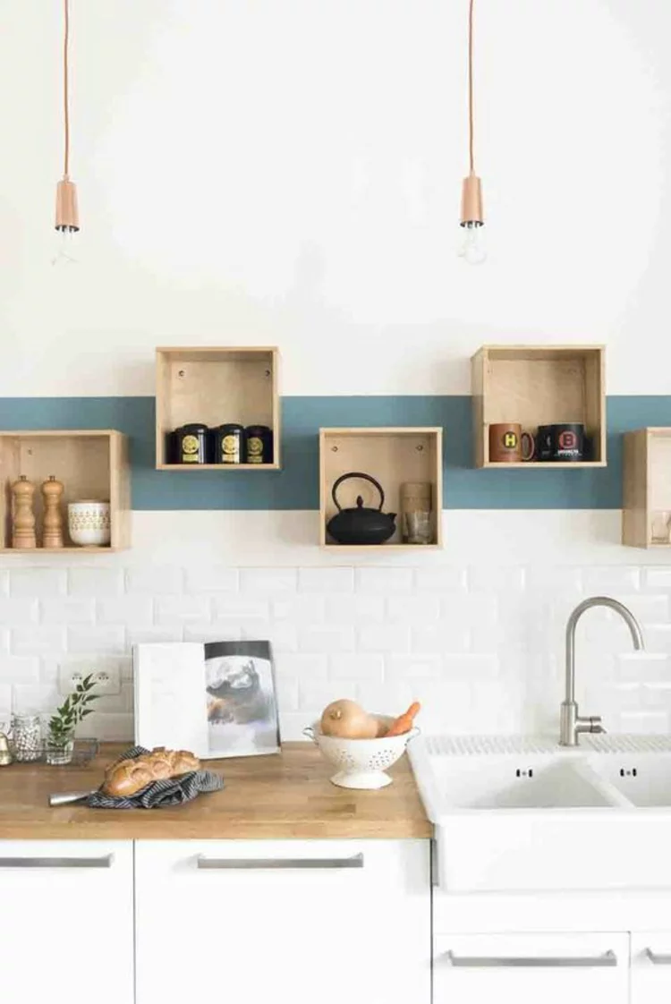 schöne Küchen Bilder Küchengestaltung Ideen Wandregale Holz