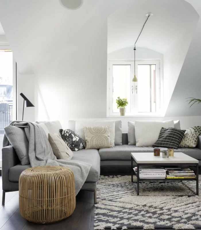 sofa grau ecksofa wohnzimmer einrichten ideen beistelltisch