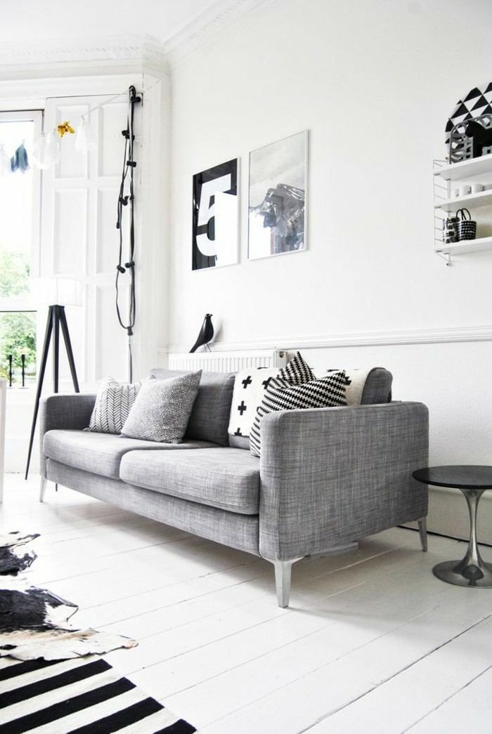 sofa grau wohnideen wohnzimmer skandinavisch streifenteppich