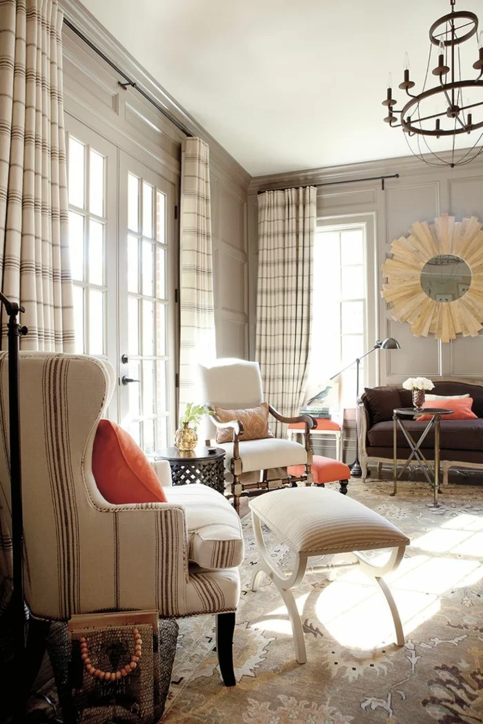 stoffmuster wohnzimmer gardinen streifen teppich orange dekokissen