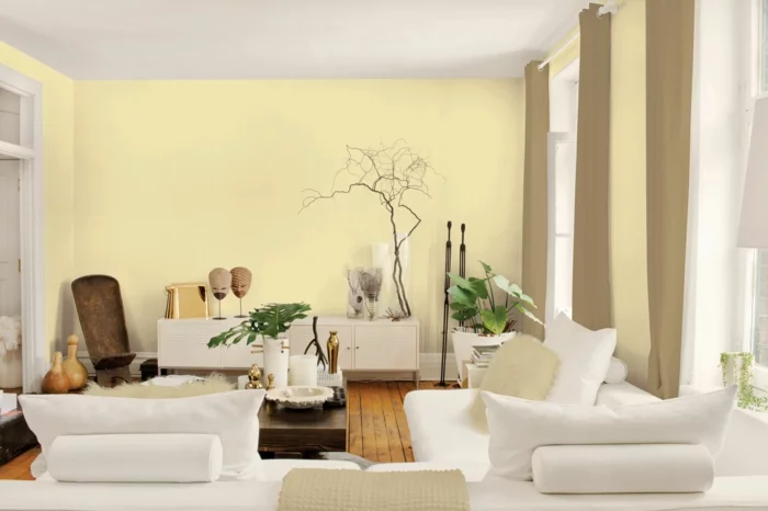wandgestaltung ideen hellgelbe wände weiße möbel wohnideen wohnzimmer