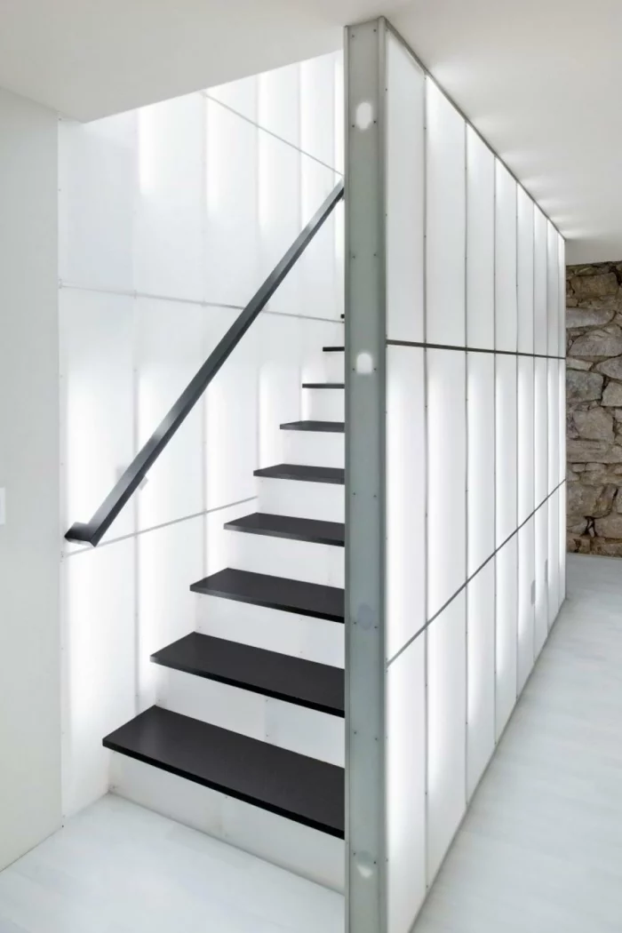 Muster Schwarz-Weiß wandgestaltung mit Farbe einrichtungsbeispiele schwarz weiß treppe einrichten treppe 