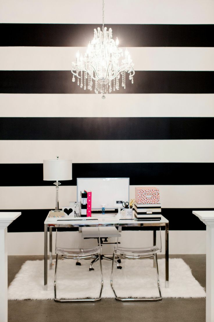 Muster in Schwarz-Weiß wandgestaltung mit Farbe schwarz weiß wohnzimmer einrichten weiss schwarz streifen horizontal