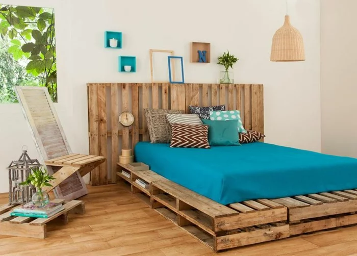 Bett aus paletten sofa aus paletten paletten bett möbel aus paletten zusammen schlafzimmer ideen NEU16
