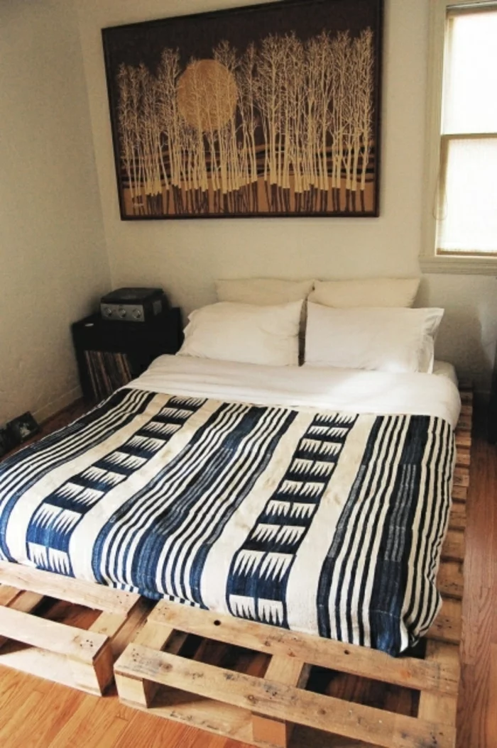 Bett aus paletten sofa aus paletten paletten bett möbel aus paletten zusammen schlafzimmer ideen NEU17