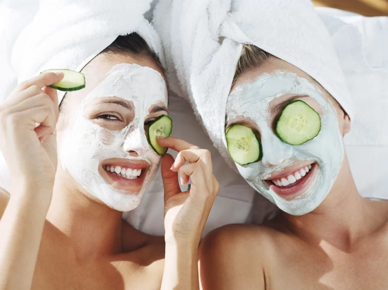 Gesichtsmaske selber machen Gesichtspflege Gurkenscheiben