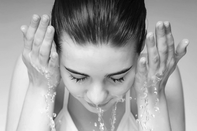 Gesichtspflege Tipps Wasser Gesichtshaut reinigen