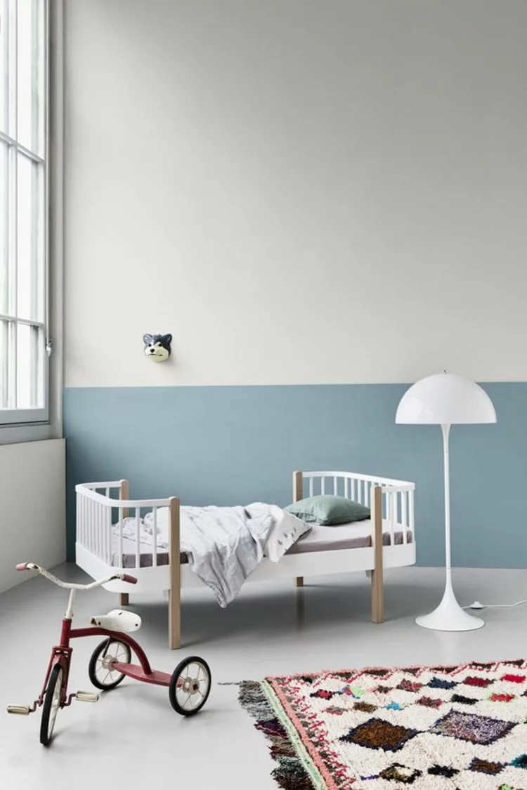 Kinderzimmer einrichten Kinderzimmer Bilder Bett Lamppe Kinderfahrrad