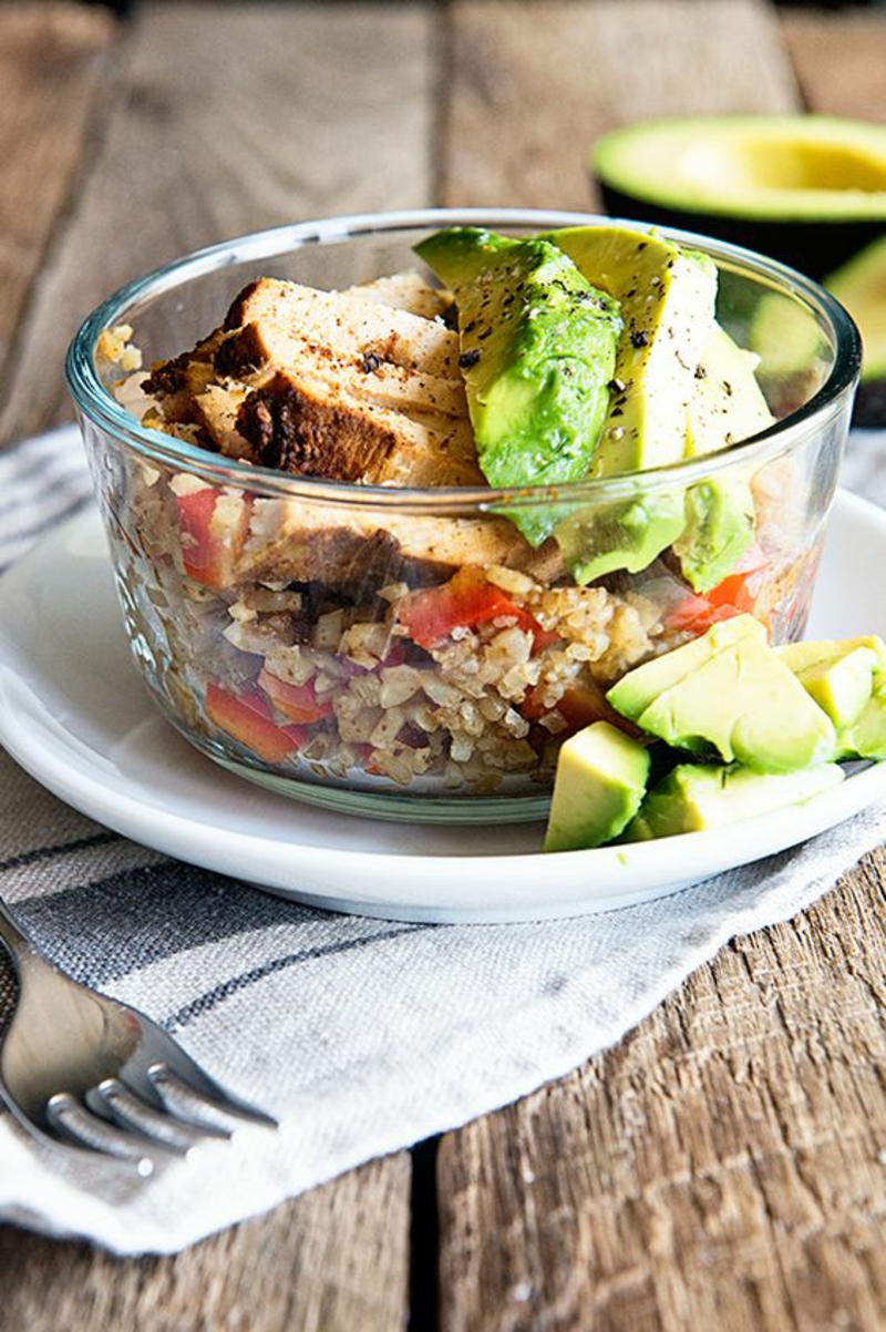 Kohlenhydratarme Ernährung Diät ohne Kohlenhydrate Quinoa Avocado Salat