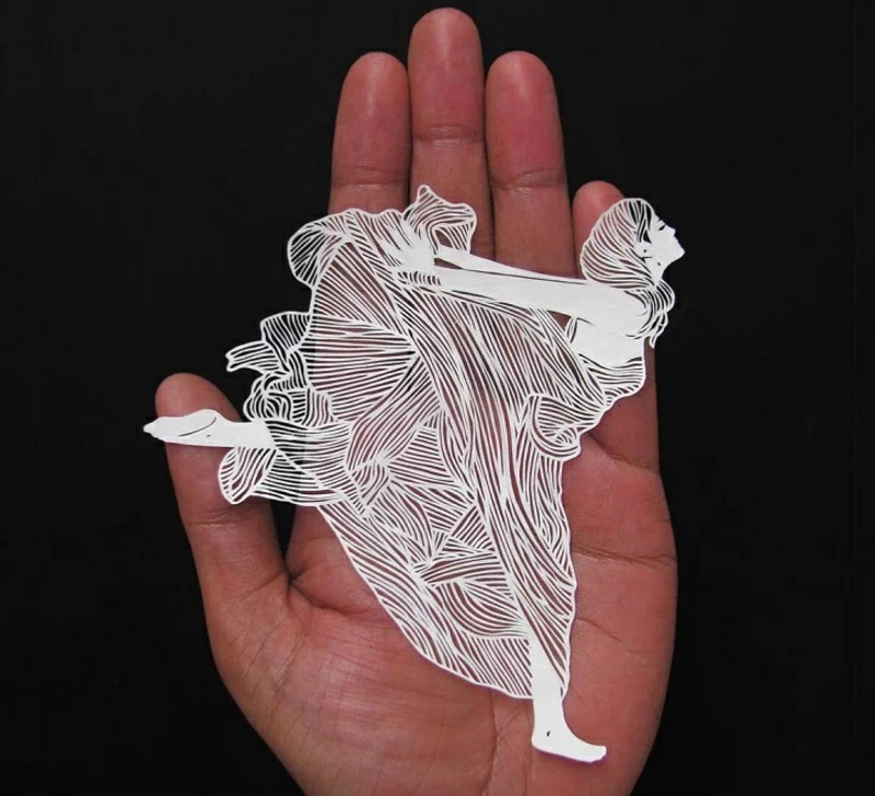 Parth Kothekar Kunst aus Papier Tänzerin