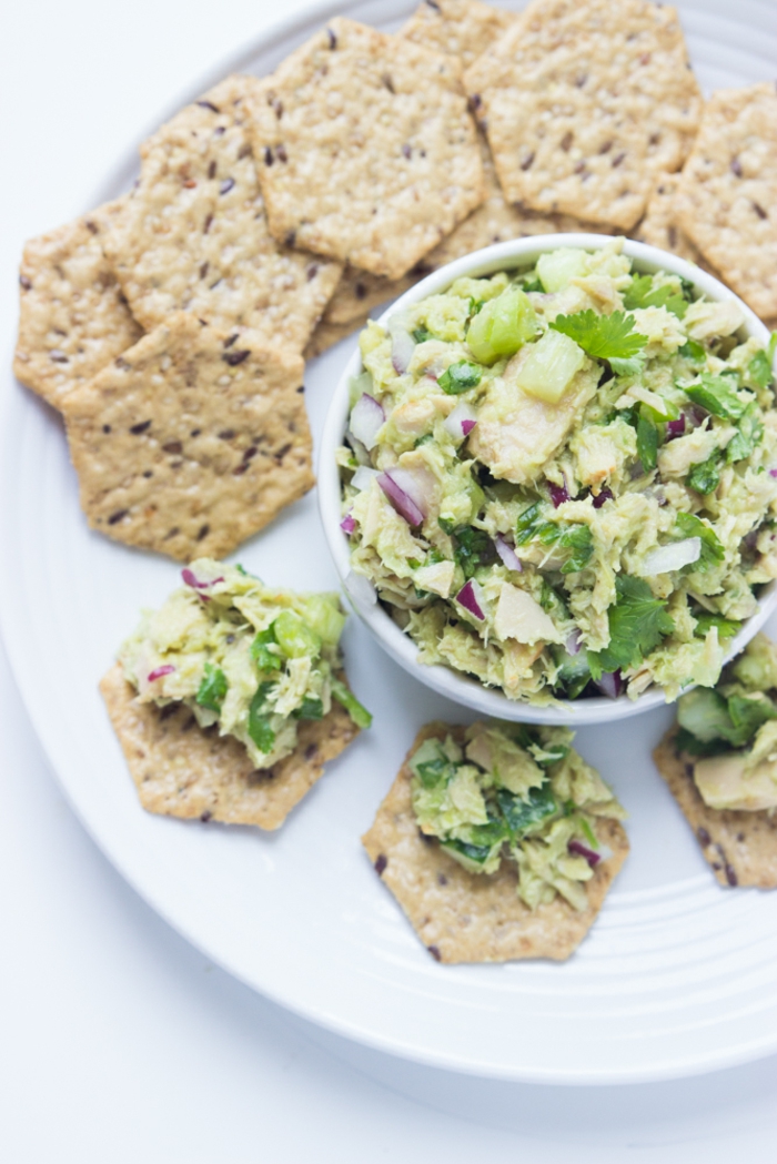 Salat Ideen gesunde Ernährung Avocado Tunfisch Salat
