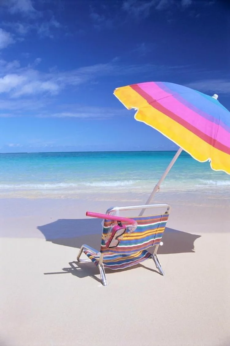 Sonnenschirme Klappmöbel für den Meerurlaub Sonnenscirm und Stuhl