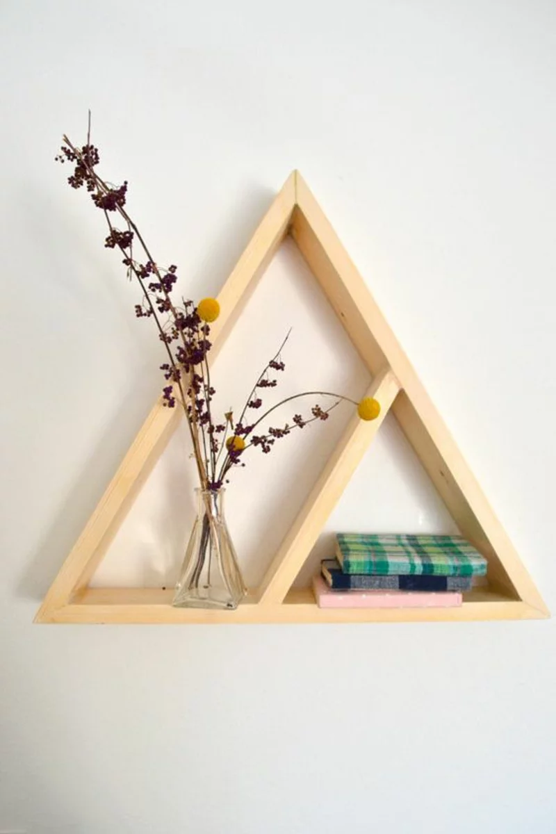 Wandregal selber bauen Anleitung DIY Regal bauen Dreieck