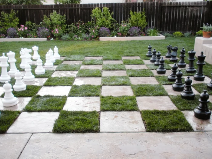 Gartendeko wie die Schach Tafel