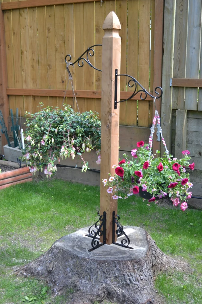 DIY Deko Ideen - hängende Blumentöpfe und Baumstumpf