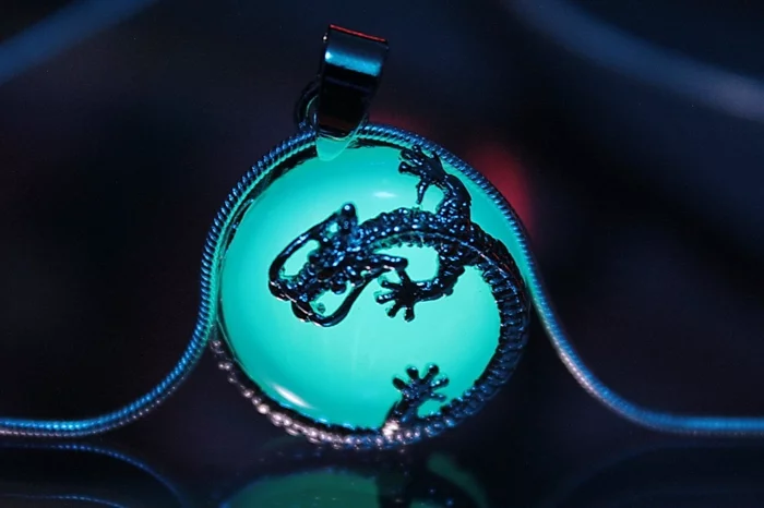 designer schmuck amulette keltischer schmuck vintage schmuck leuchtend drachenkette
