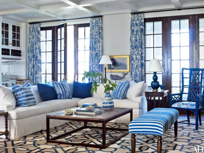 einrichtungsbeispiele maritime deko krake blau wohnzimmer eingang blaue gardinen