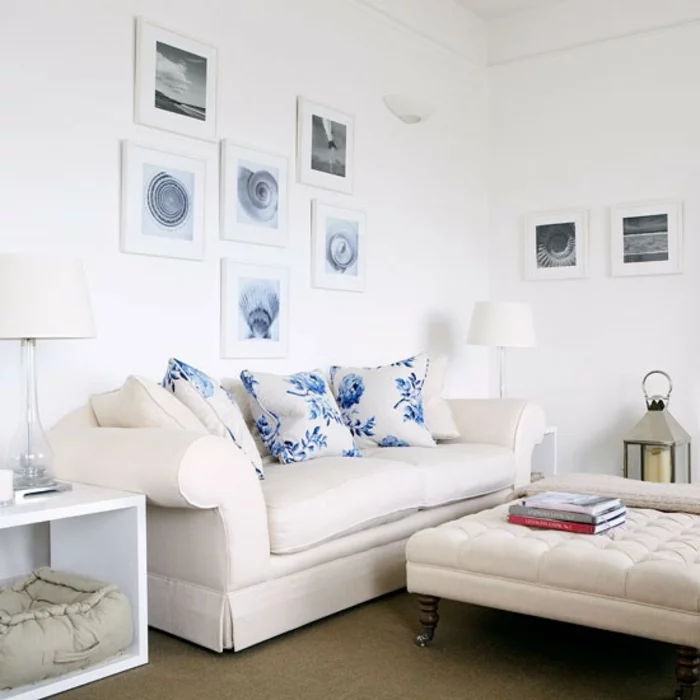einrichtungsbeispiele maritime deko krake blau wohnzimmer eingang blaue sofa