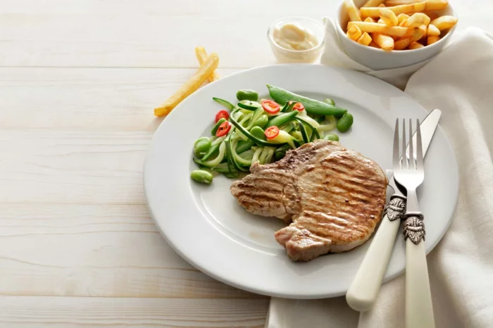 gesund abnehmen diabetis richtig essen steak grünes gemüse bohnen