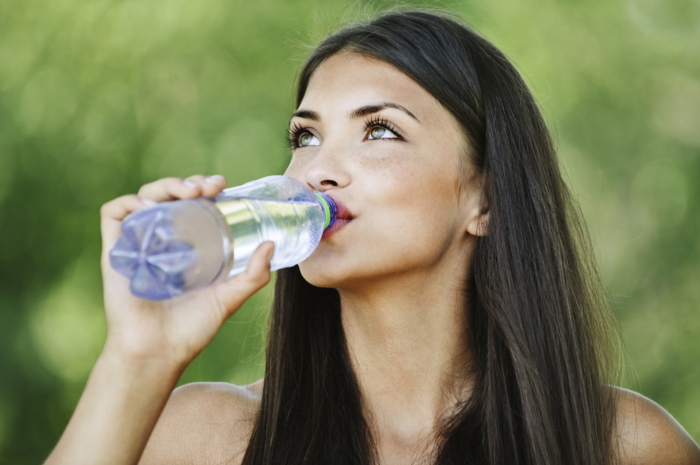gesund leben dehydrierung wasser trinken sport treiben
