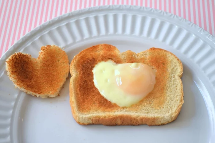 gesund schlafen eier essen spiegeleier