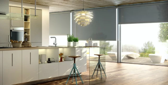 küchendesign küchenfenster sonnenschutz sichtschutz modernes design fensterrollos paul henningson pendelleuchte