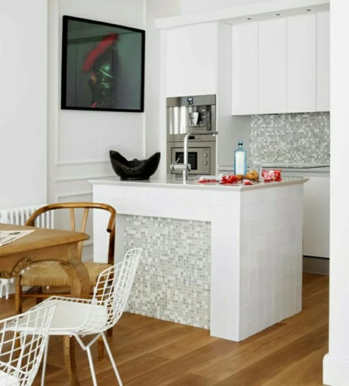 küchenspiegel küchenrückwand wandfliesen mosaik modell grau weiß küchenschränke kücheninsel