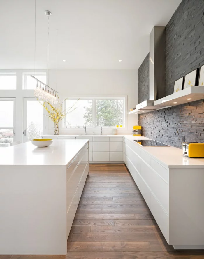 moderne küchen minimalistischer stil schöne küchenrückwand gelbe akzente