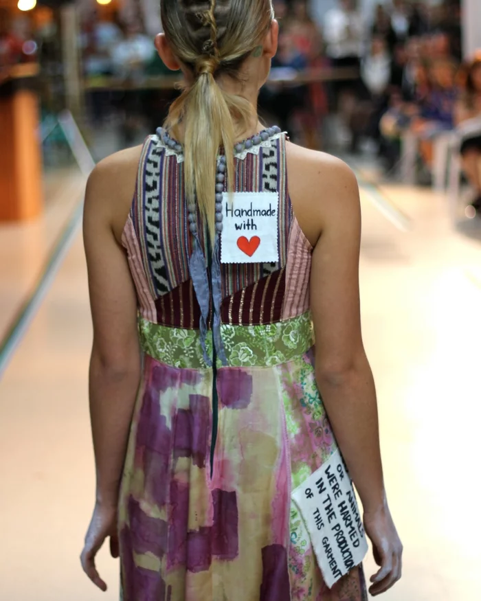 nachhaltige mode fair trade bio kleid handmade