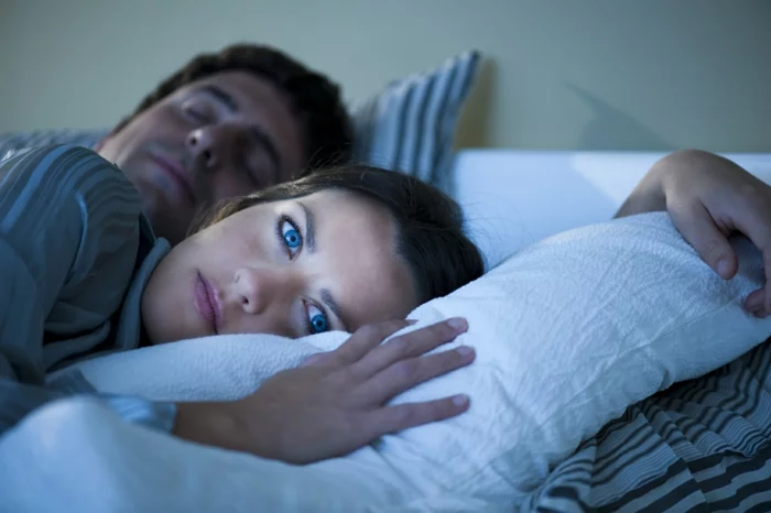 gesund schlafen tipps schlaf nahrung zusammenhang