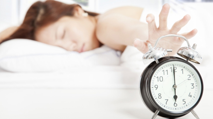 schlaflosigkeit bekämpfen tipps morgens früh aufstehen