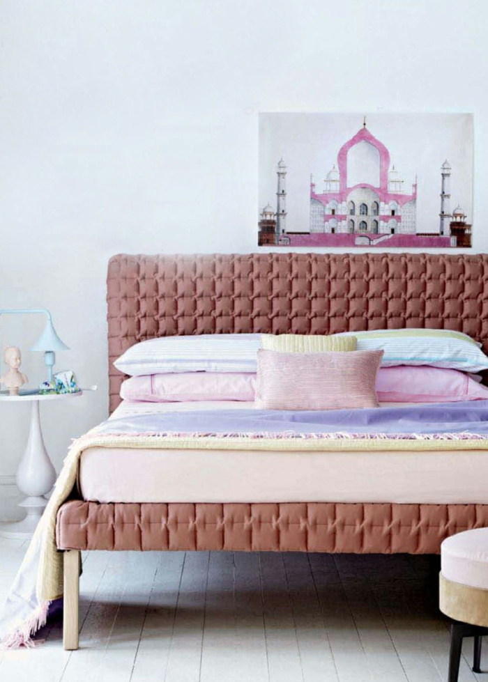 schlafzimmer einrichten pastellfarben helle wände holzboden