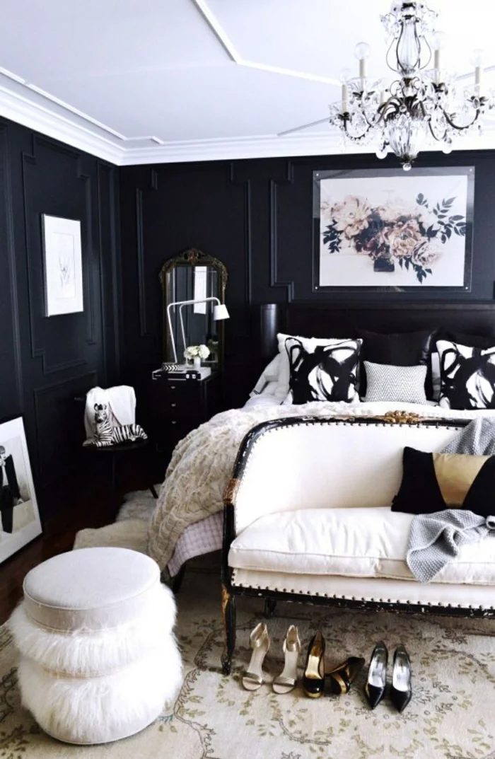 schlafzimmer einrichten schwarze wände weiße zimmerdecke hocker schlafzimmerbank