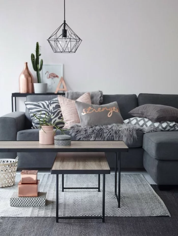 wandfarbe rosa dekoartikel akzente dekokissen vase graues sofa holz metall couchtisch