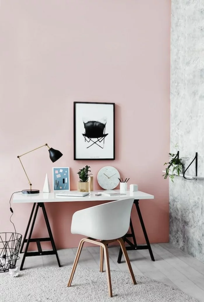 wandfarbe rosa home office arbeitszimmer schreibtisch skandinavisches design stuhl