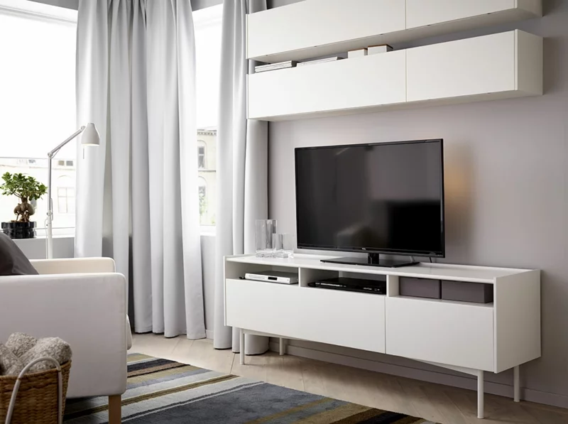 TV Wohnwand weiß Wohnzimmermöbel Sessel Teppichläufer