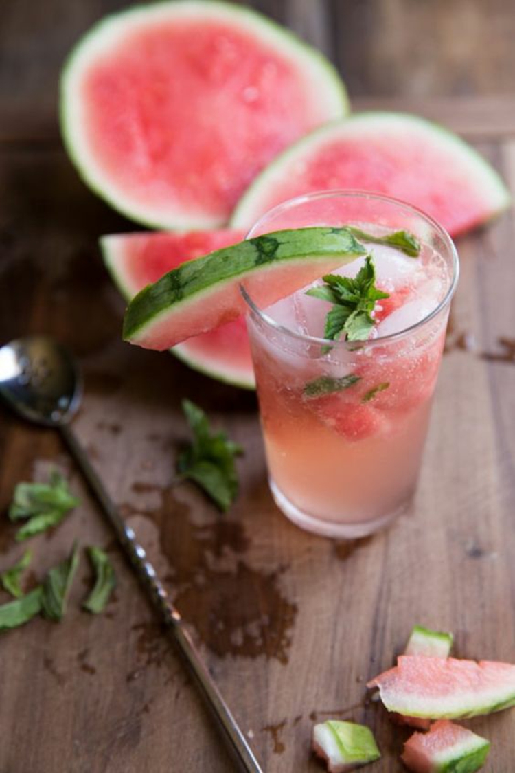 Tischdeko Gartenparty Deko selber machen Wassermelone Getränk