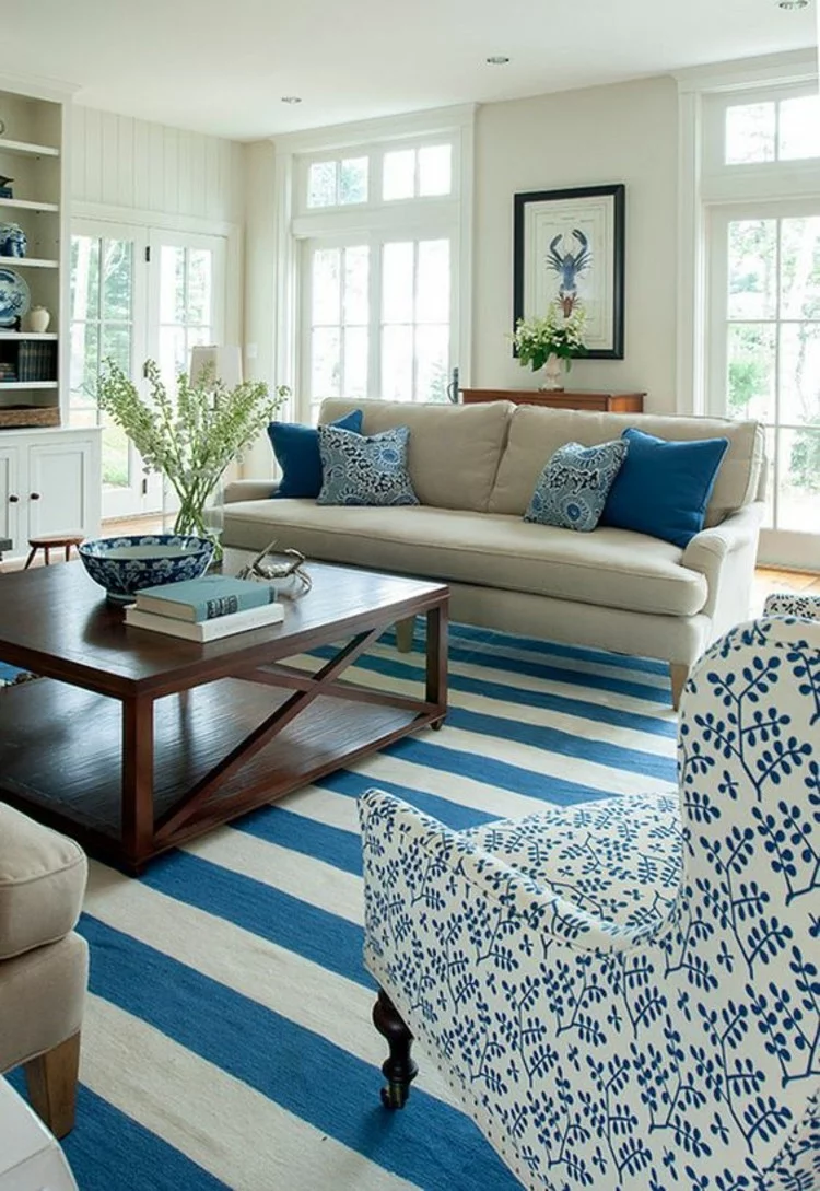 Wohnungseinrichtung Ideen Streifen Muster Teppich blau weiß