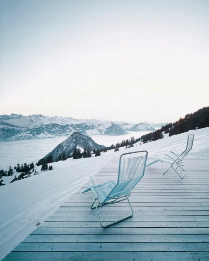 außergewöhnliche ferienhäuser schweiz berghaus schneelandschaft