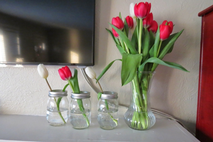 blumendeko einmachgläser vasen tulpen