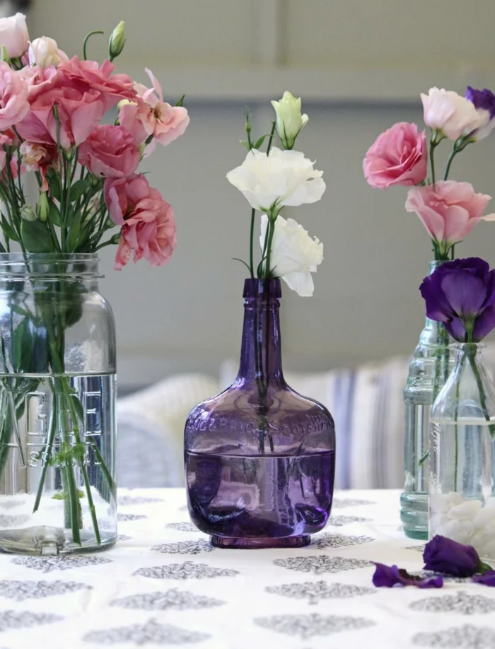 Deko Flaschen aus Glas als Blumenvasen